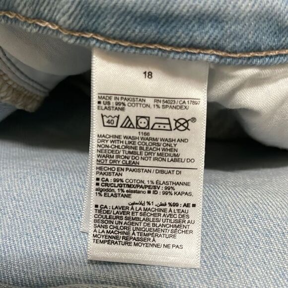 NWT- Old Navy- 18. Sky-Hi A-Line Denim Short - Picture 11 of 11